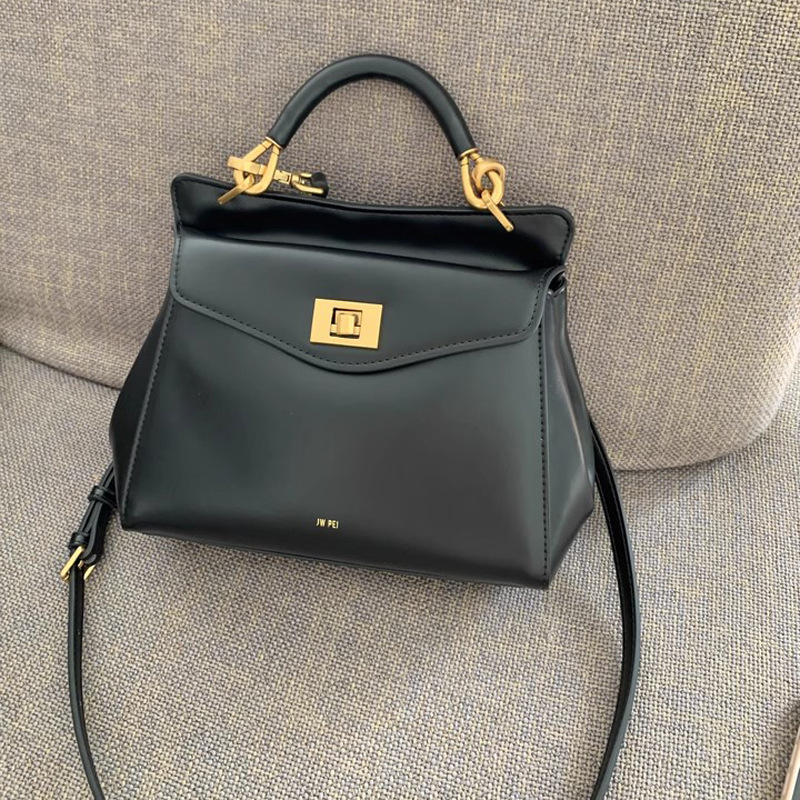 Luxury Bags Affordable - JW PEI ピローバッグ、ロックバッグ、ショルダーバッグ、クロスボディバッグ、手頃な価格の高級品、ファッショナブル、通勤スタイル